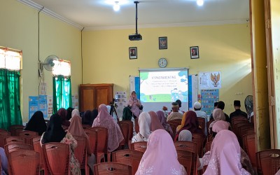 Sukses Digelar, Kajian Parenting dan Pembagian Rapor di MIS Insan Robbani 2024/2025