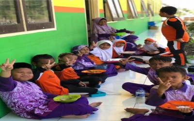 Penasaran Dengan Program Makan Siang di MIS Insan Robbani? Simak ini!